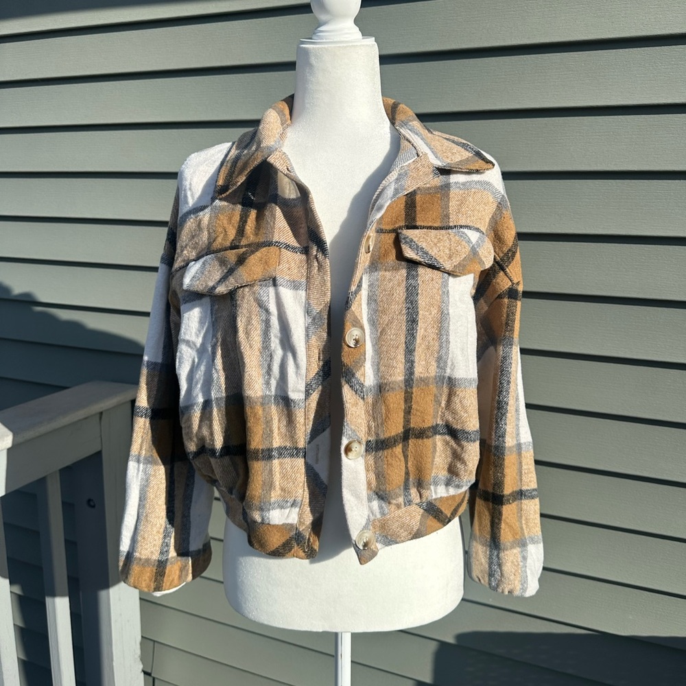 Cropped Plaid Shacket size M